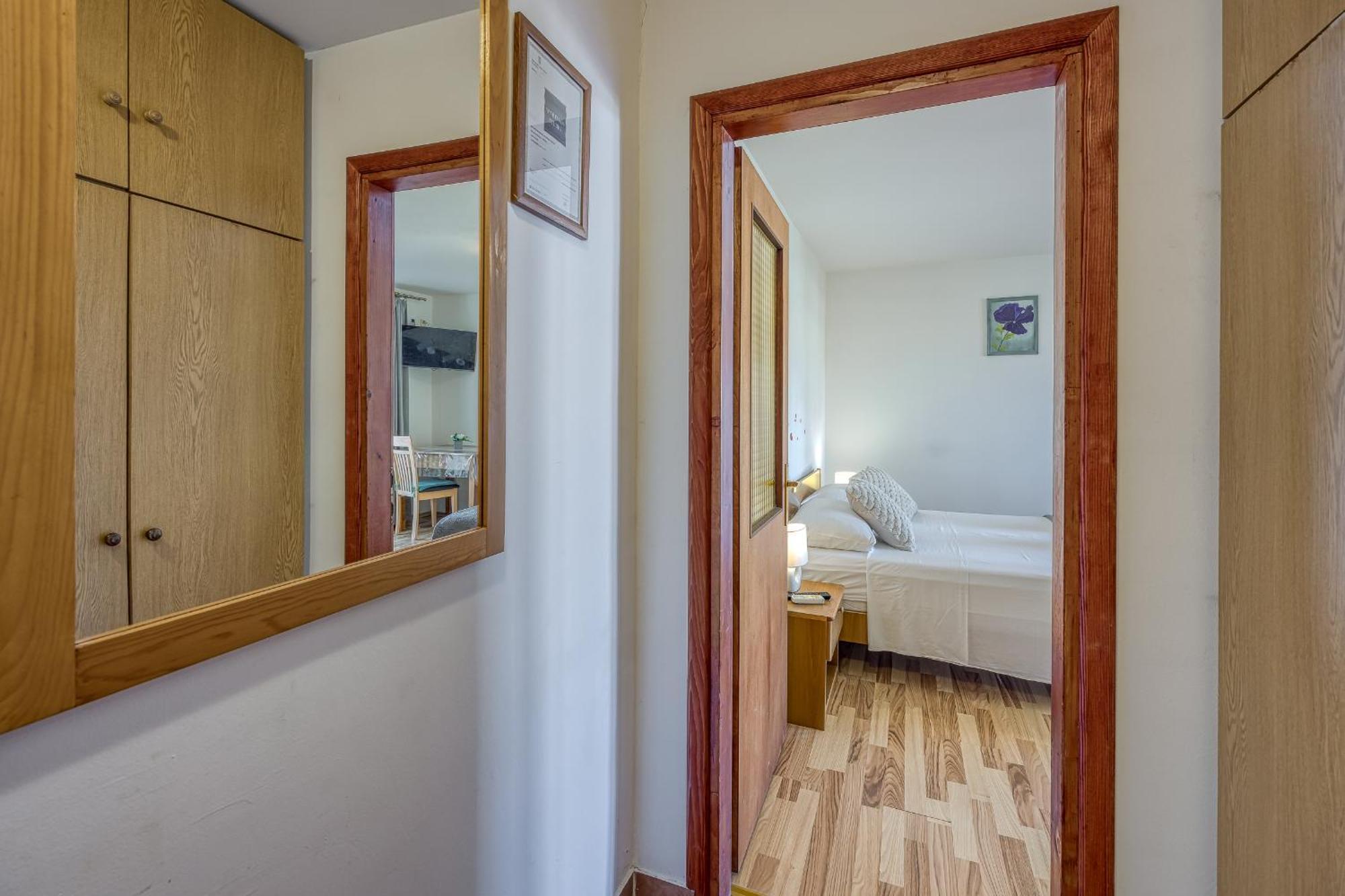 Apartments Orbanic Ровин Екстериор снимка