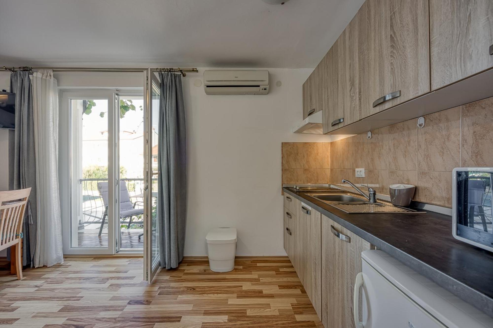 Apartments Orbanic Ровин Екстериор снимка
