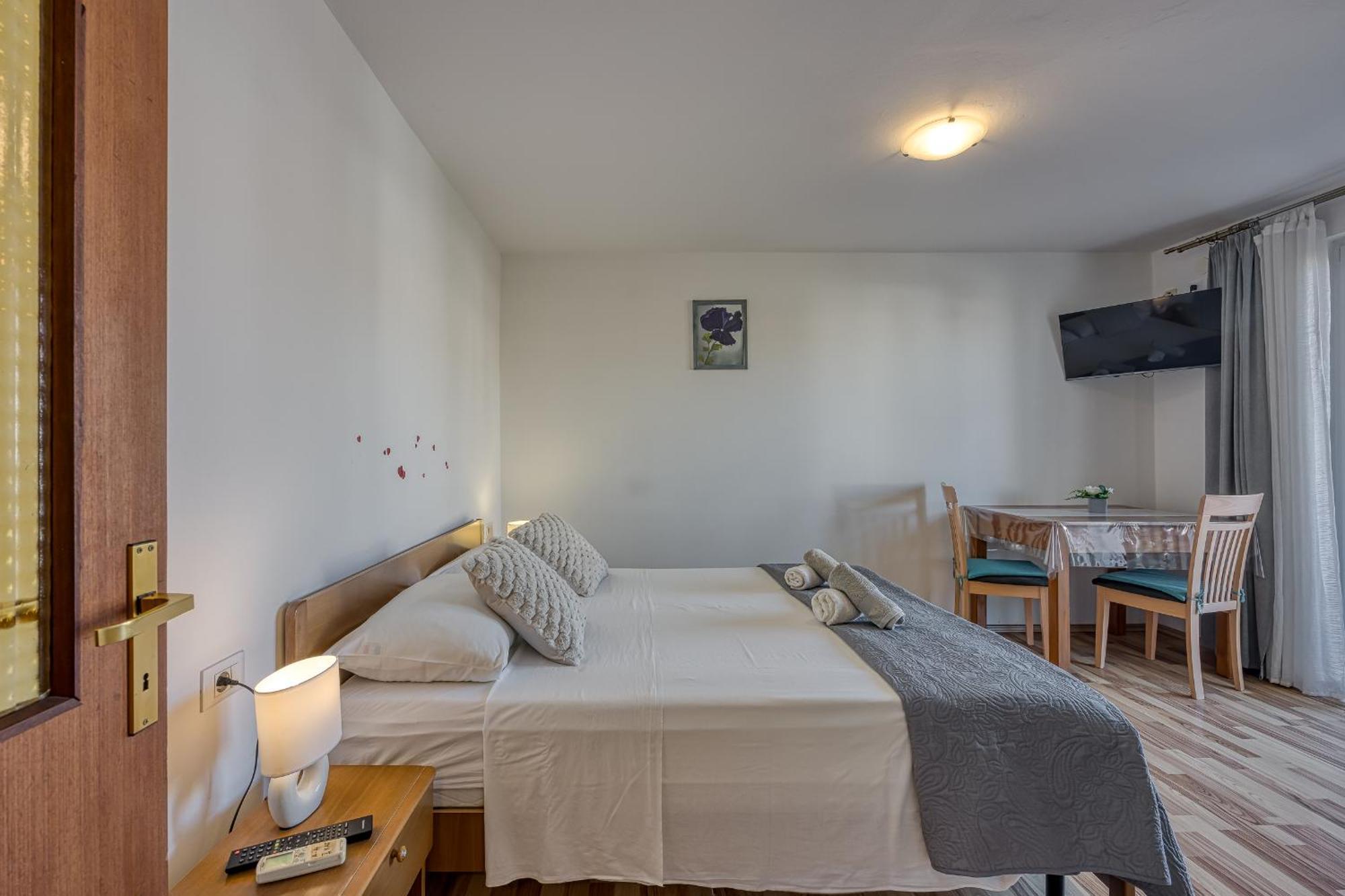 Apartments Orbanic Ровин Екстериор снимка