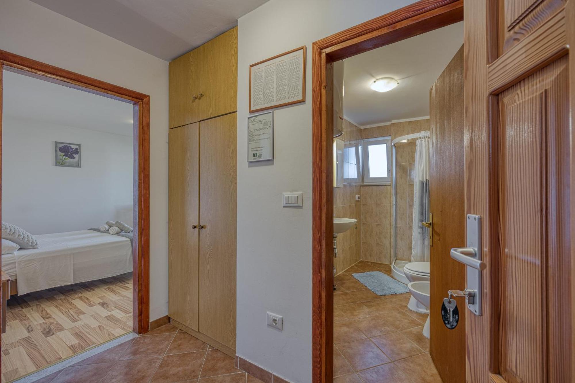 Apartments Orbanic Ровин Екстериор снимка