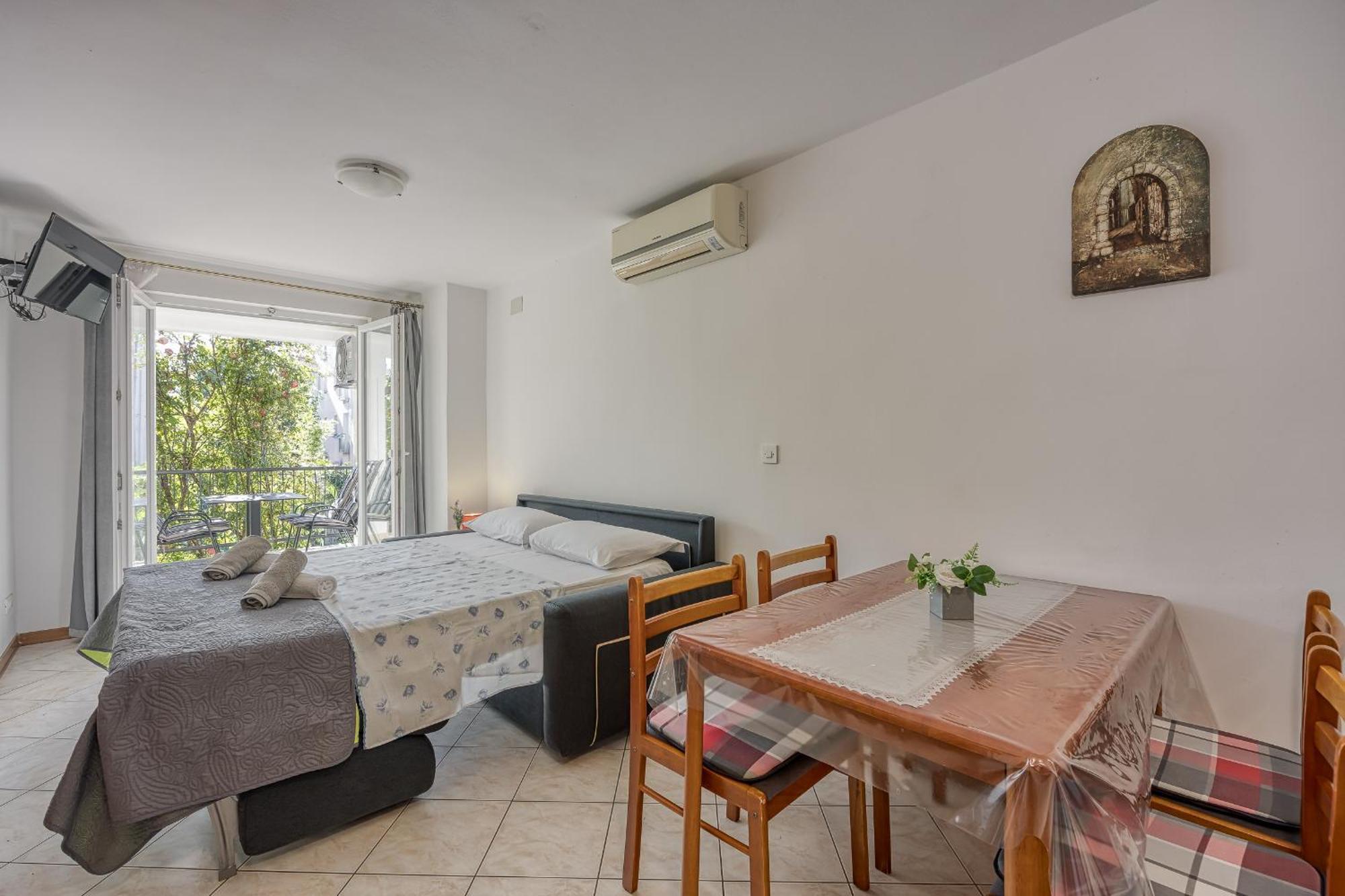 Apartments Orbanic Ровин Екстериор снимка
