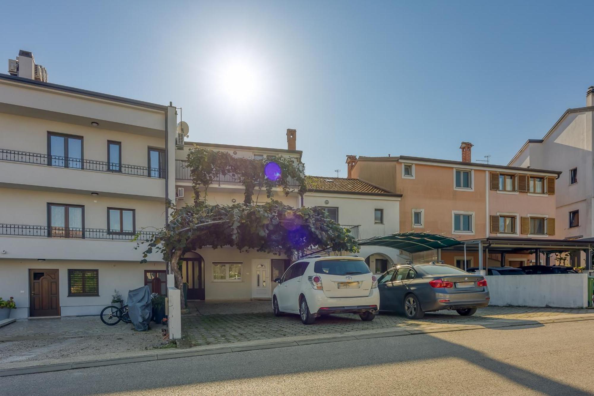 Apartments Orbanic Ровин Екстериор снимка