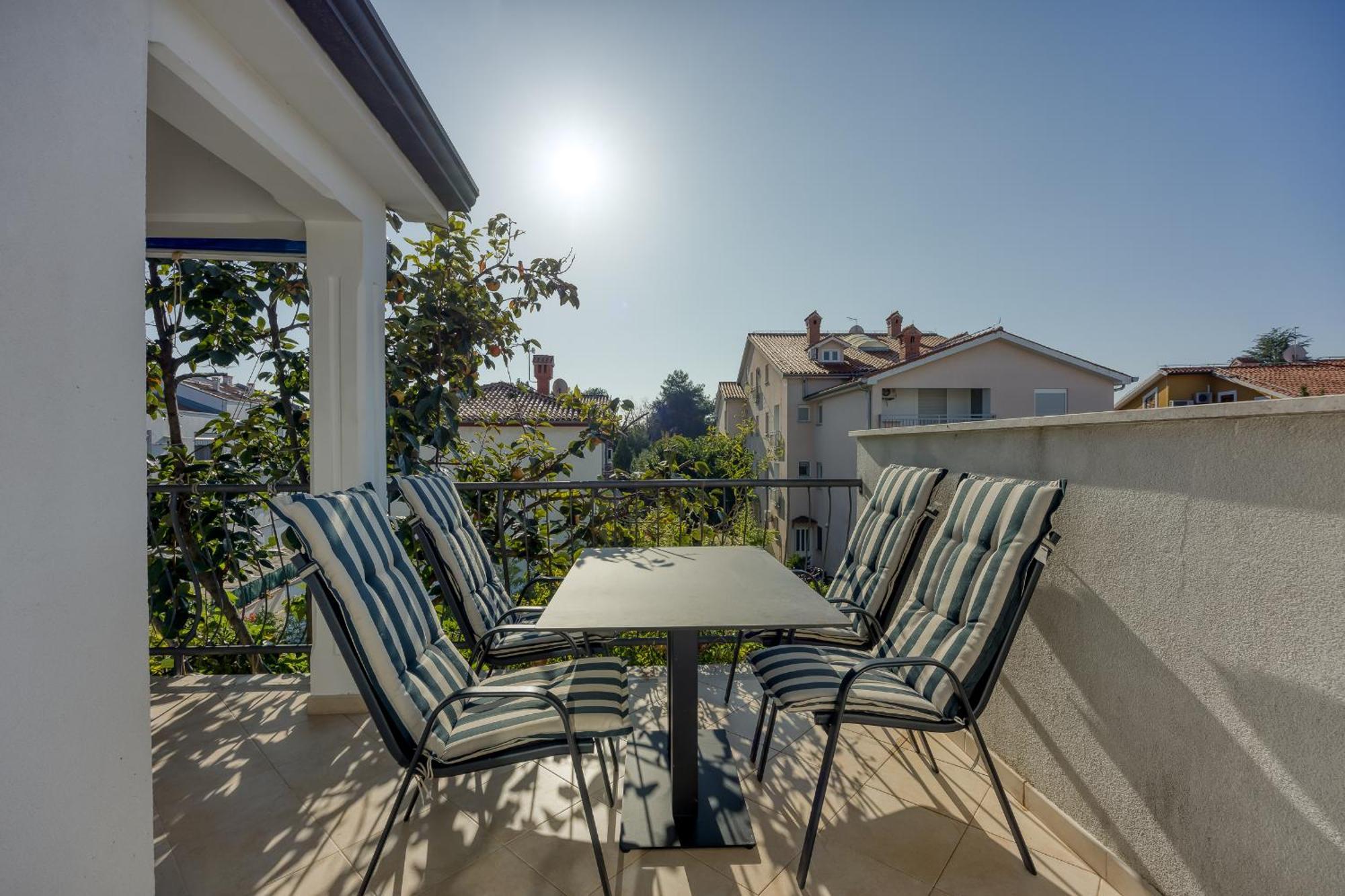 Apartments Orbanic Ровин Екстериор снимка