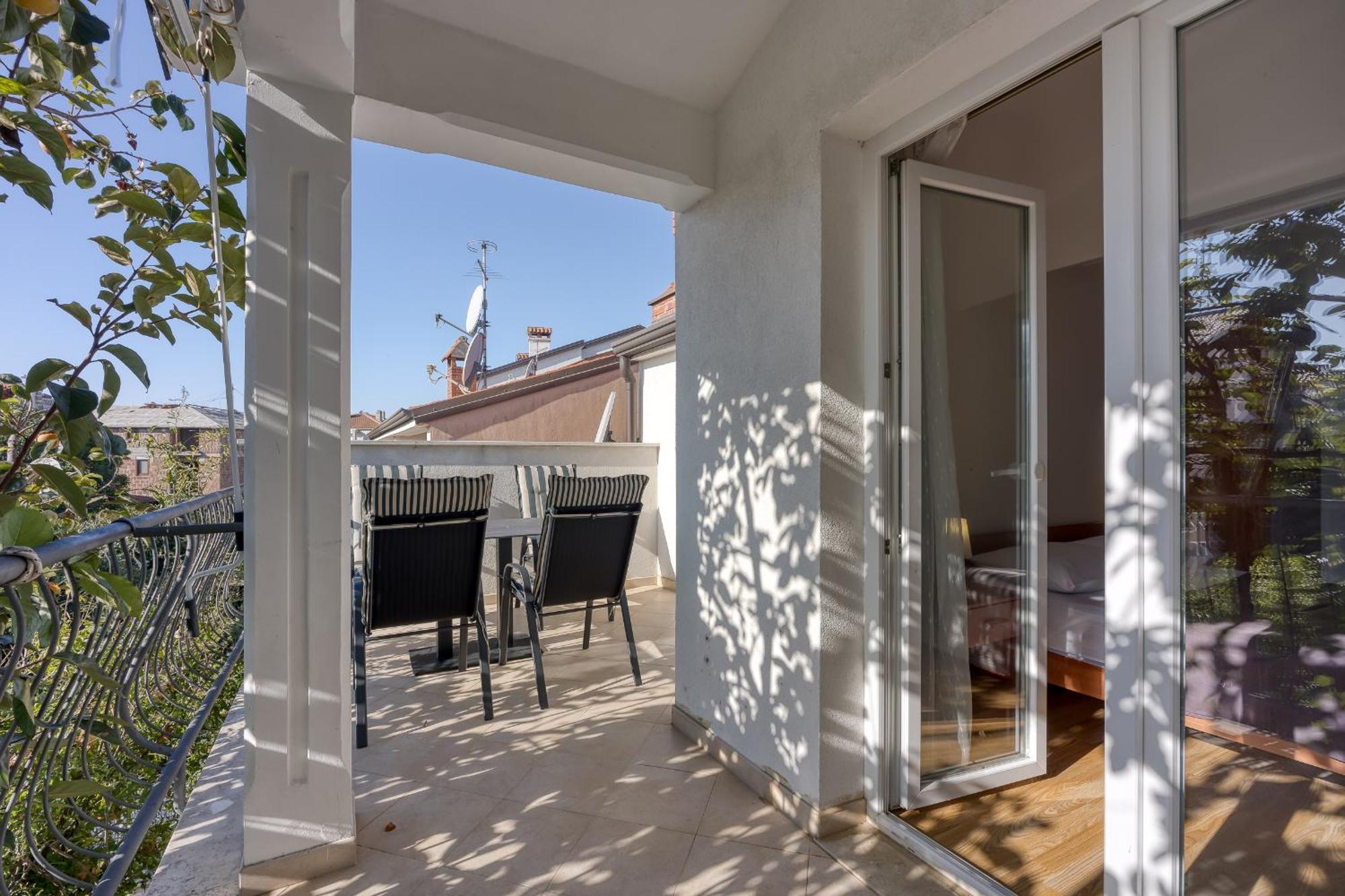 Apartments Orbanic Ровин Екстериор снимка